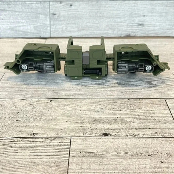 TRANSFORMERS 2011 MOBILE BATTLE BUNKER Incomplete Replacement Parts Only - Picture 5 of 8